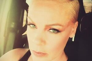 Pink показала семейный отдых