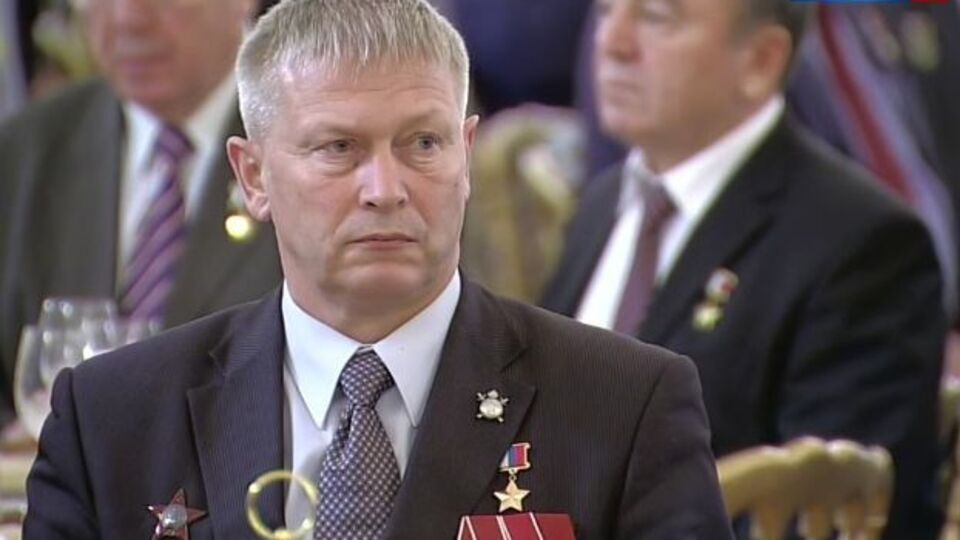 Трошев потрапив в об'єктиви телебачення із зіркою Героя Росії