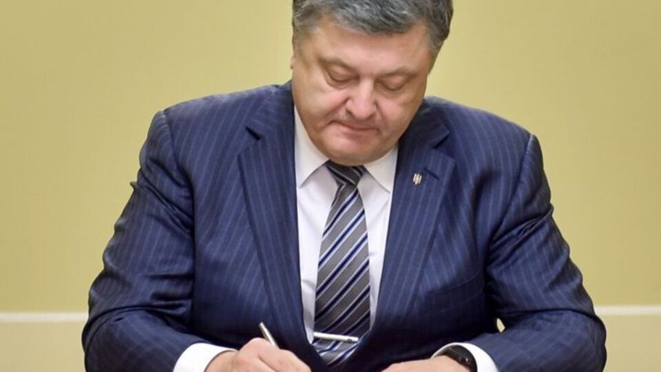 Порошенко: Неприпустимо, щоб частка української мови на українському каналі становила 15–25%