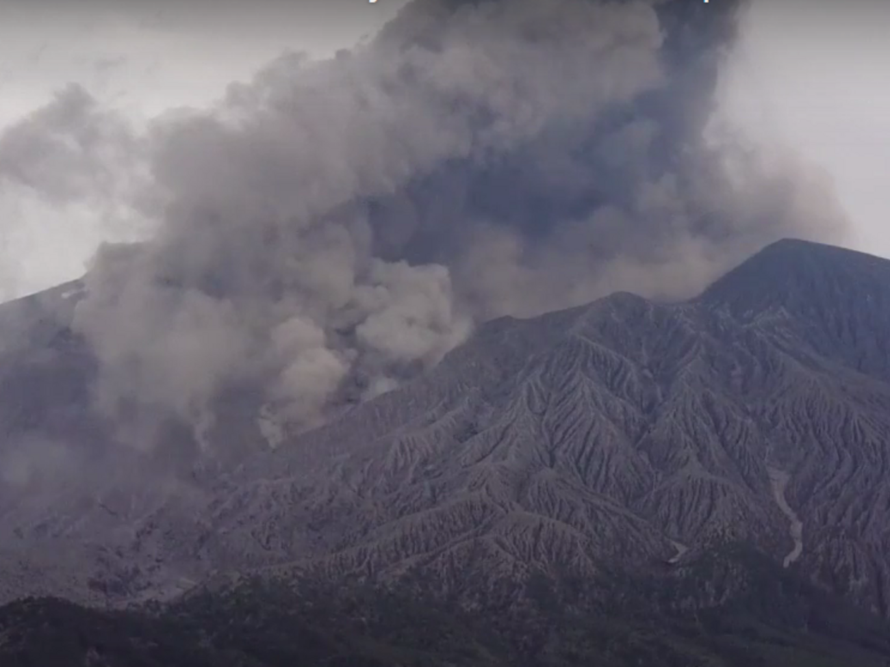 Вулкан Сакурадзіма розташований за 50 км від атомної електростанції "Сендай"