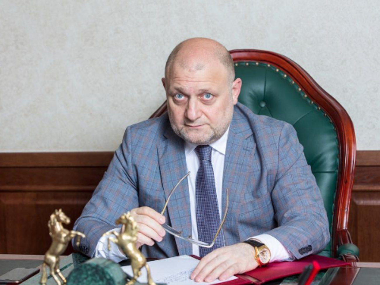 Умаров: По уряду Чечні стріляє гармата інформаційно-гібридної війни