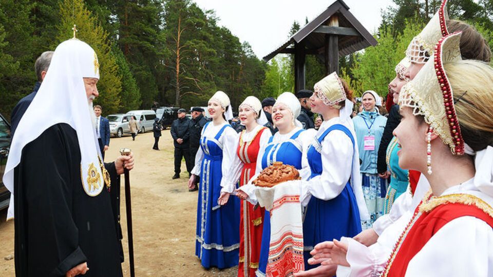 Кирило провів літургію на березі річки Великої