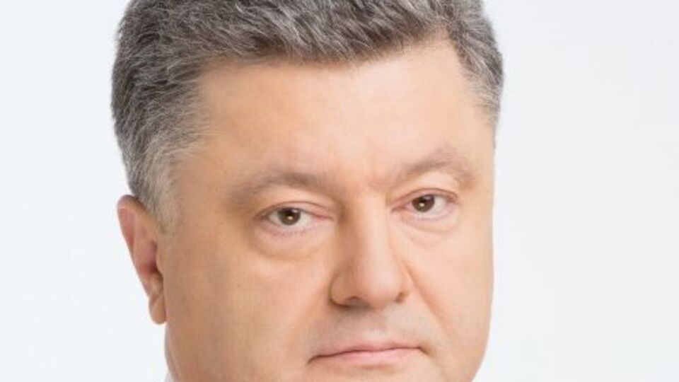 Порошенко підписав закон, згідно з яким аліменти визнано власністю дитини