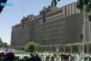 У будівлі триває перестрілка