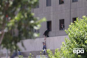 Повідомляють про п'ятьох загиблих під час нападу на парламент Ірану