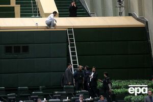 Журналисты сказали, что в парламенте больше не стреляют