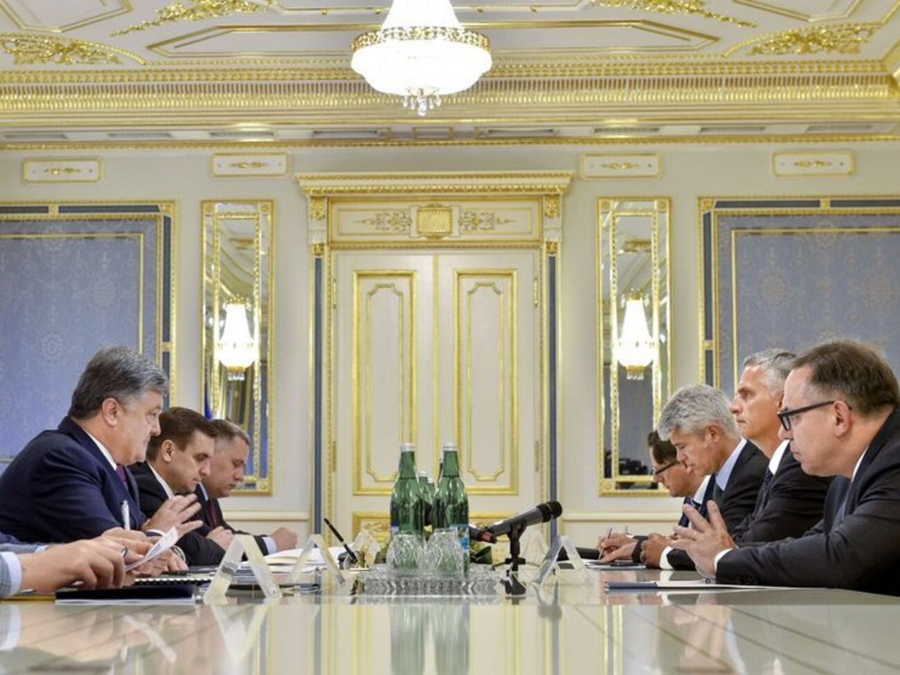 Президент Украины Петр Порошенко встретился с главой Федерального департамента иностранных дел Швейцарии Дидье Буркхальтером