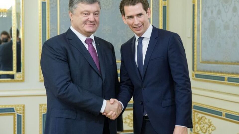 Порошенко провів зустріч із Курцом