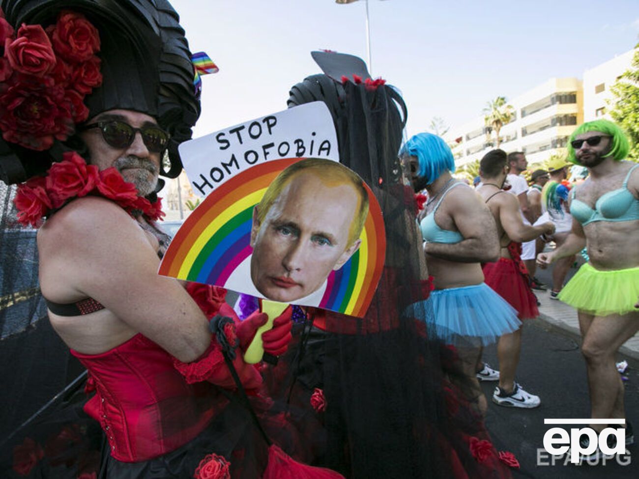 Кох: Путин&nbsp;уверен, что его вид так возбуждающ, что гей (кем бы он ни был) потеряет голову и бросится на голого Путина с целью вы...бать его в жопу