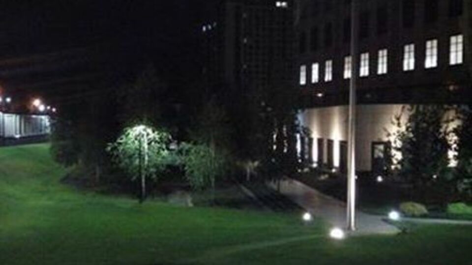 Взрыв не нанес значительного вреда зданию посольства США в Киеве