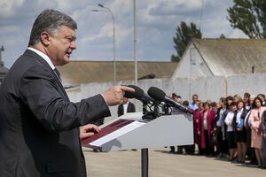 Порошенко: Руки були зв'язані корупційними схемами