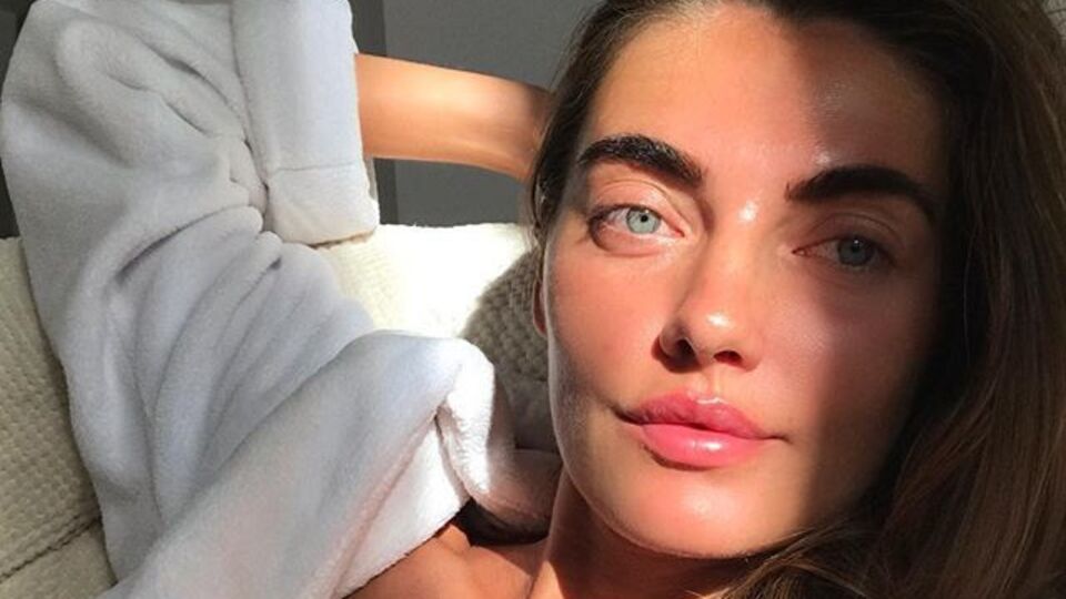 Байкова позировала на золотом унитазе