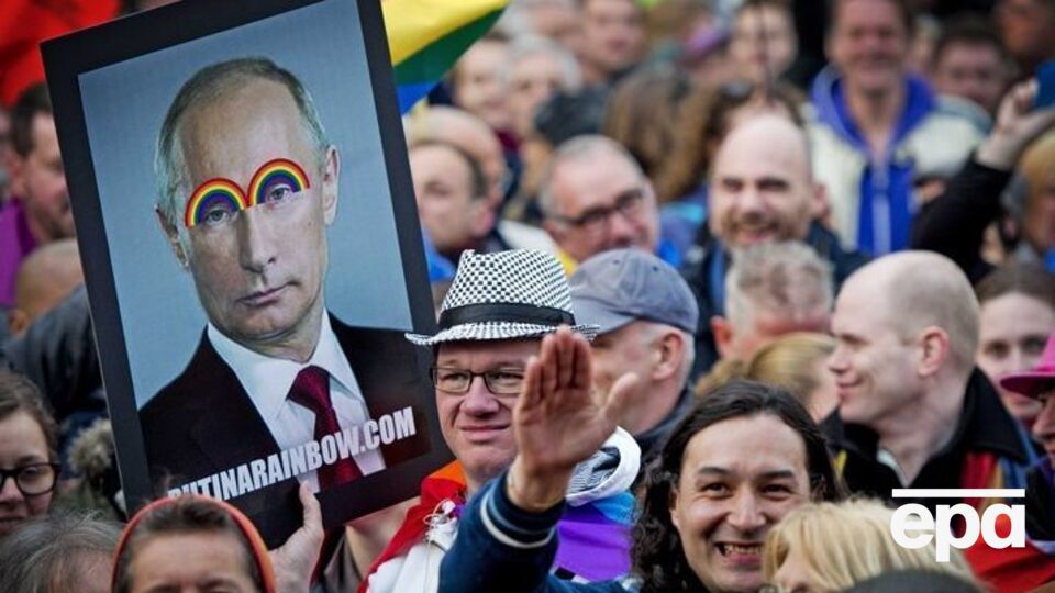 Эйдман: Скорее всего, Путин просто подсознательно боится, что оказавшись в душе с геем, не устоит перед соблазном