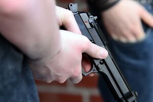 Мужчина якобы застрелился после просмотра видеоролика, в котором показано, как играть в "русскую рулетку"