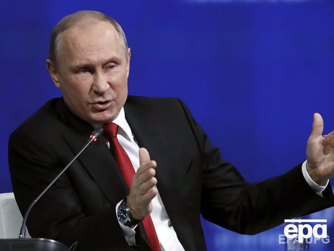 Путин сказал, что такие люди, как сенатор США Маккейн, не хотят понять, как быстро меняется мир