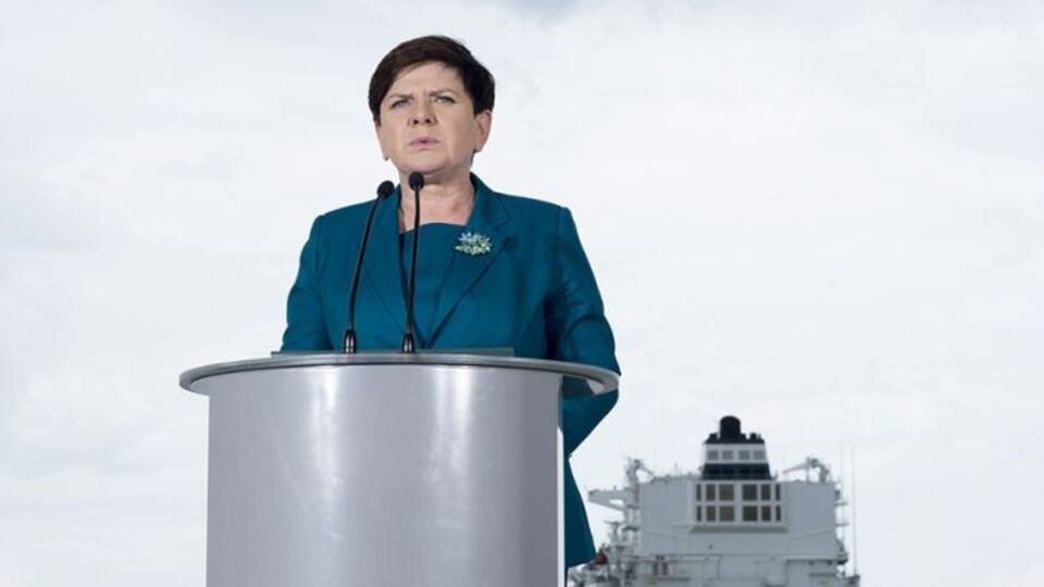Прем'єр Шидло назвала прибуття танкера історичним моментом
