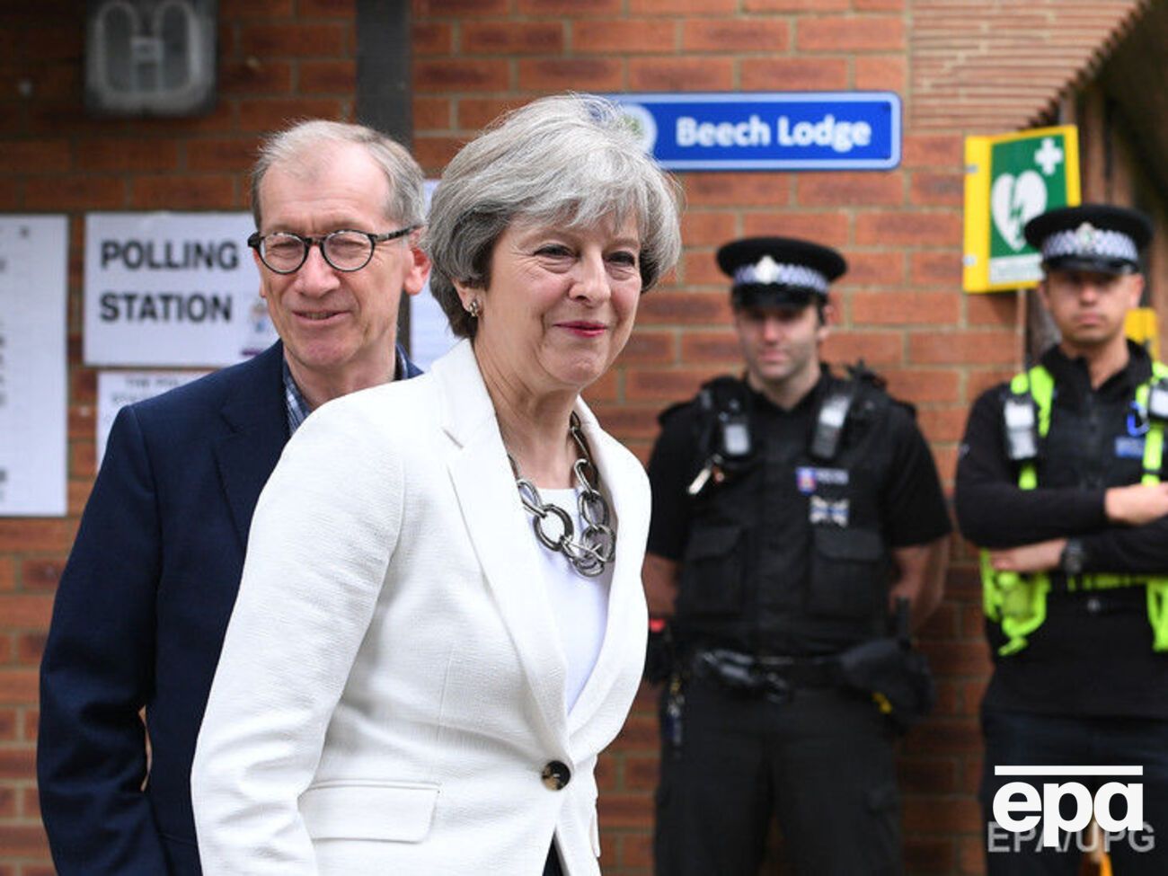 Мэй победила на выборах в своем округе