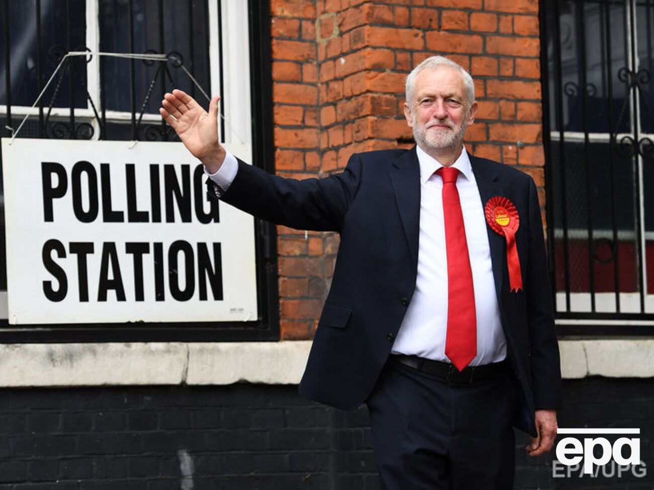 Корбин считает, что у Мэй есть причины уйти в отставку