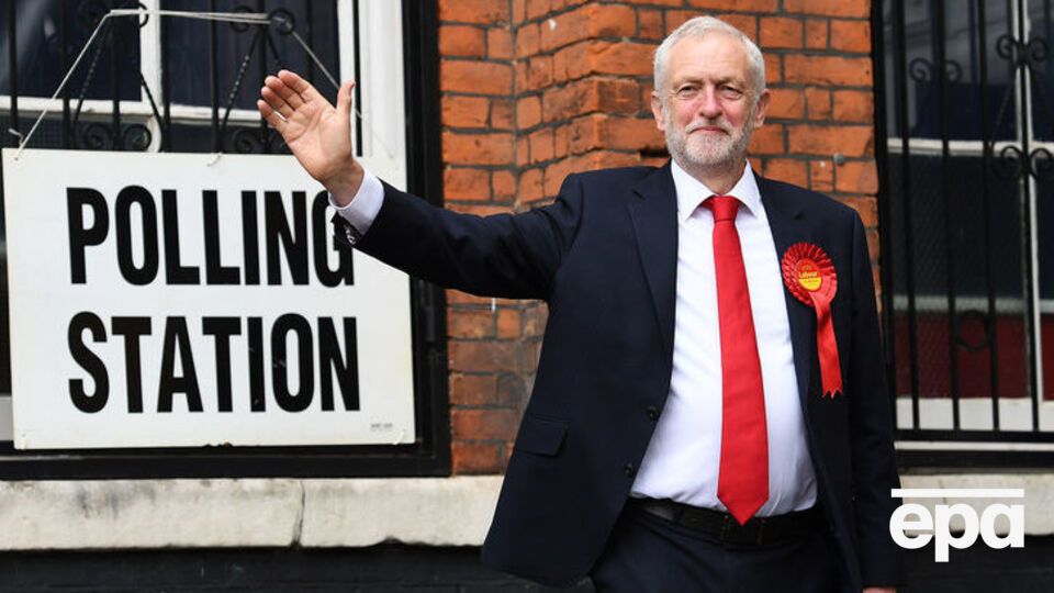 Корбін уважає, що в Мей є причини піти у відставку