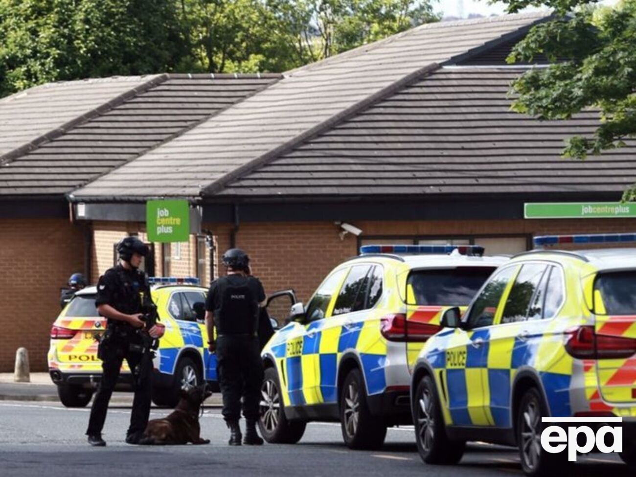 Полиция перекрыла близлежащие улицы