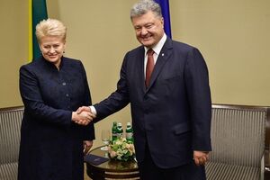 Порошенко зустрівся із президентом Литви Далею Грібаускайте