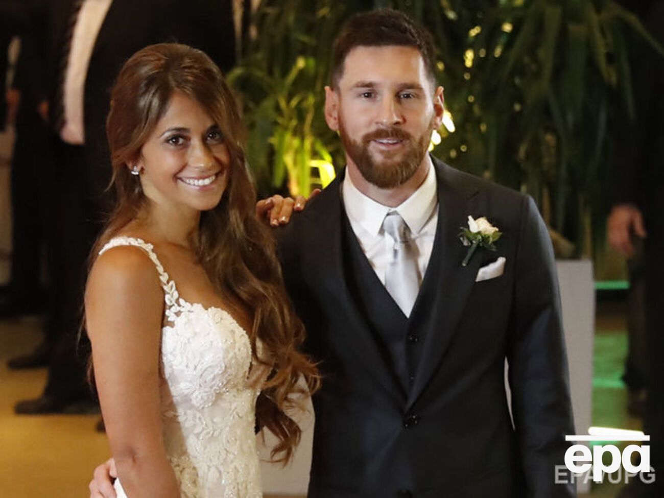 Молодожены предложили своим гостям сделать пожертвования в благотворительный фонд Месси