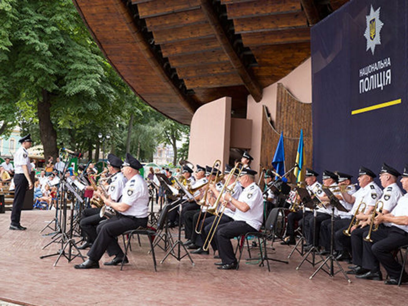 Гимн Евросоюза одновременно исполнили девять оркестров