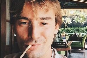 Бадоев: Бориска на площадке. Что снимает, не знаю, и когда успел этим заняться, тоже не ясно, но моему приятному удивлению нет границ!