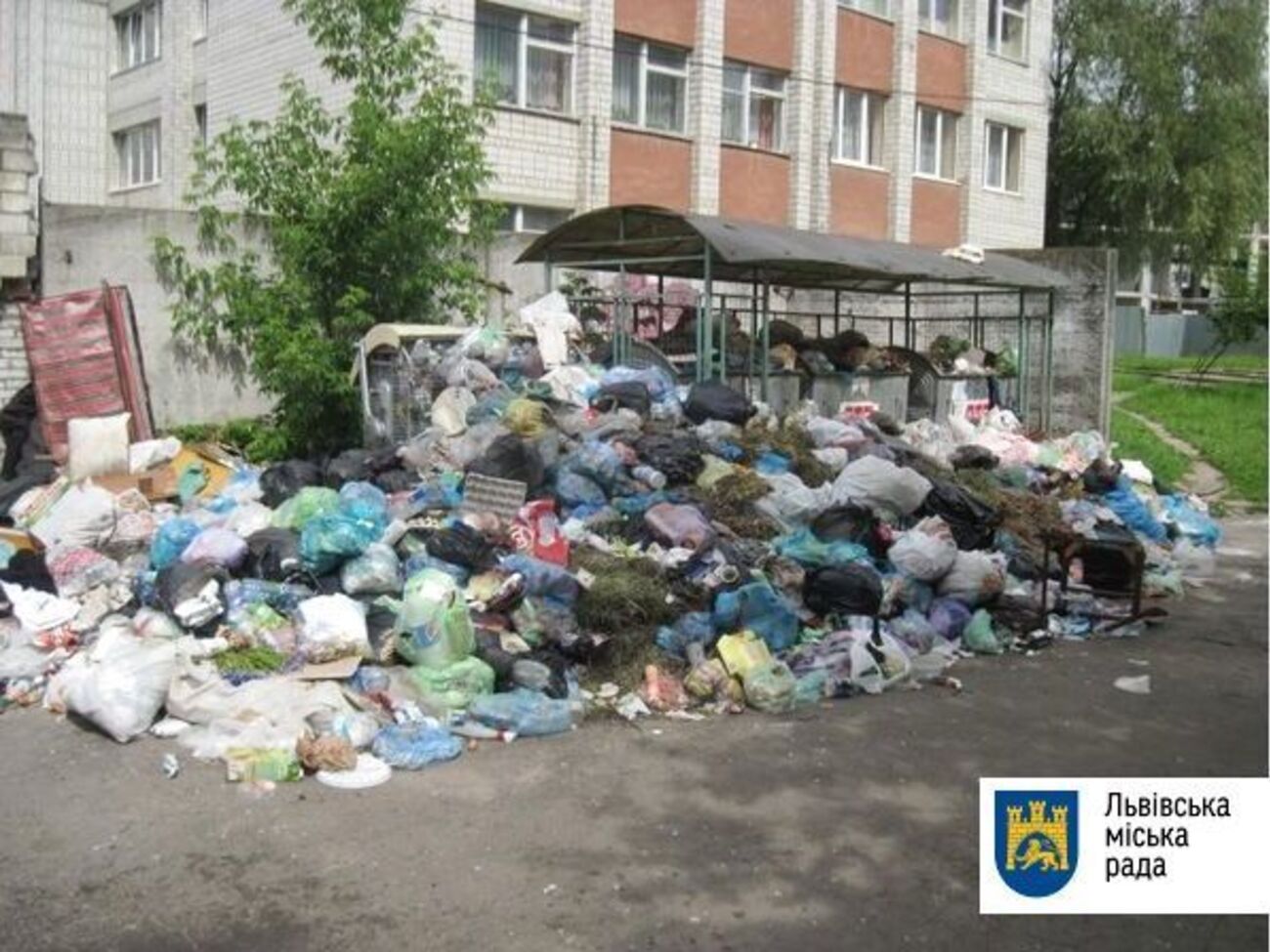 У Львові залишається понад 5 тис. тонн сміття