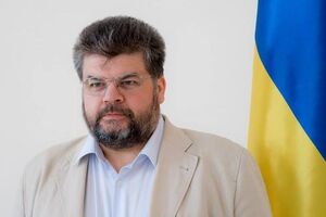 Боюся, що у прийнятій Трампом парадигмі немає місця дозволу на надання або продаж озброєння Україні