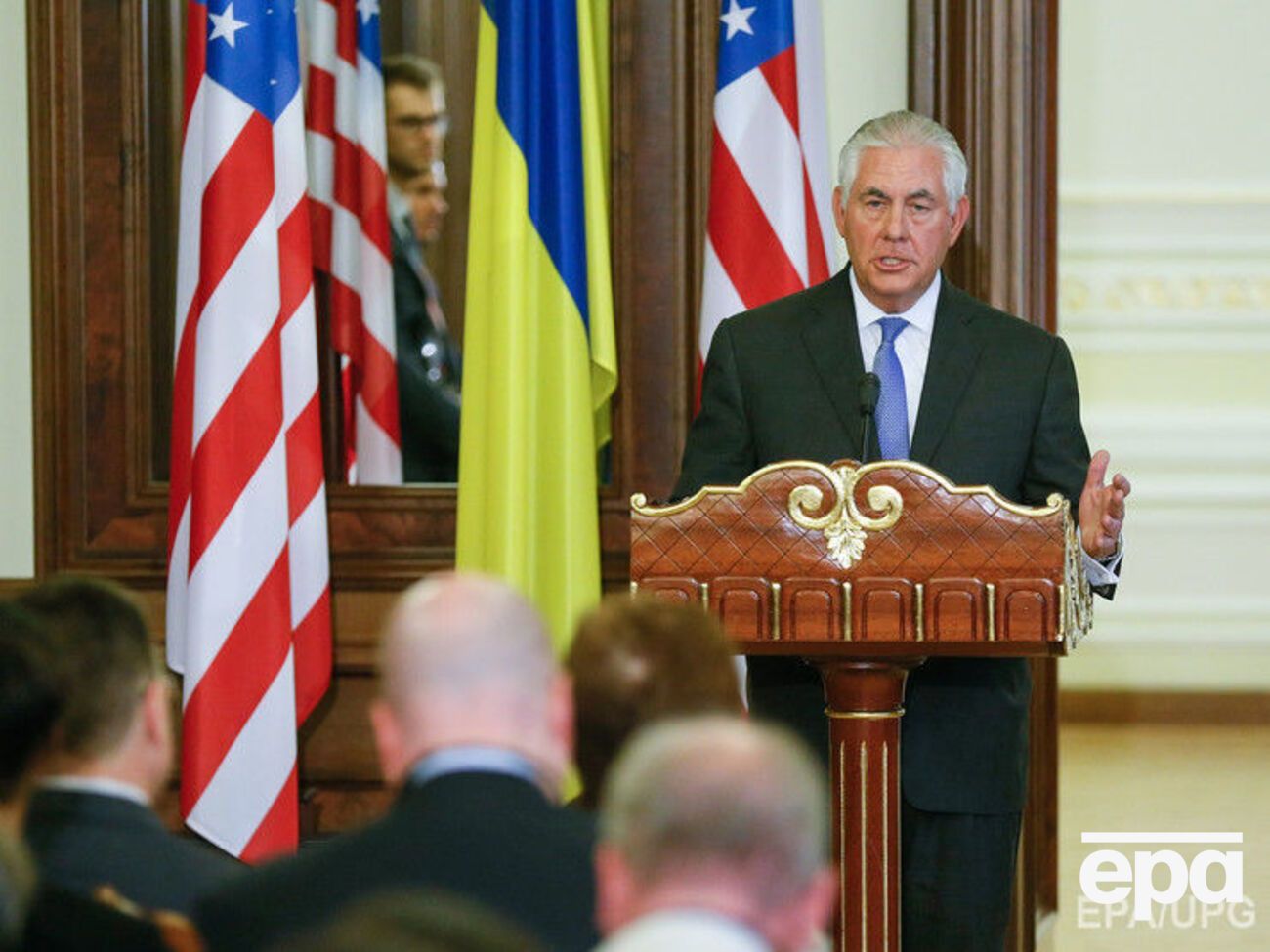 Тиллерсон, который наработал связи в Персидском заливе в бытность генеральным директором ExxonMobil, проведет переговоры с лидерами арабских стран