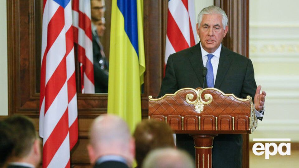 Тиллерсон, который наработал связи в Персидском заливе в бытность генеральным директором ExxonMobil, проведет переговоры с лидерами арабских стран