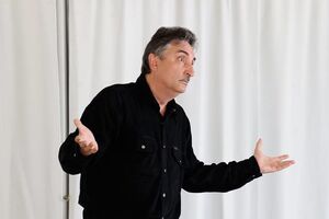 По консультації до письменника зверталося багато політиків