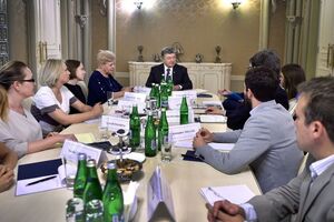 Порошенко заявил, что готов сделать все от него зависящее для полного расследования