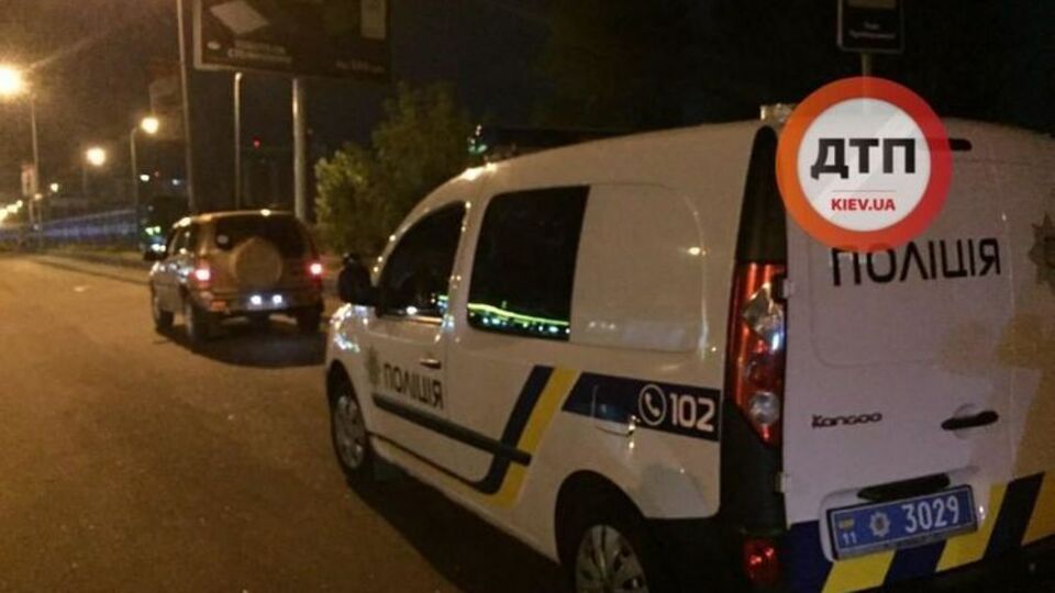 Стрельба возникла возле круглосуточного магазина