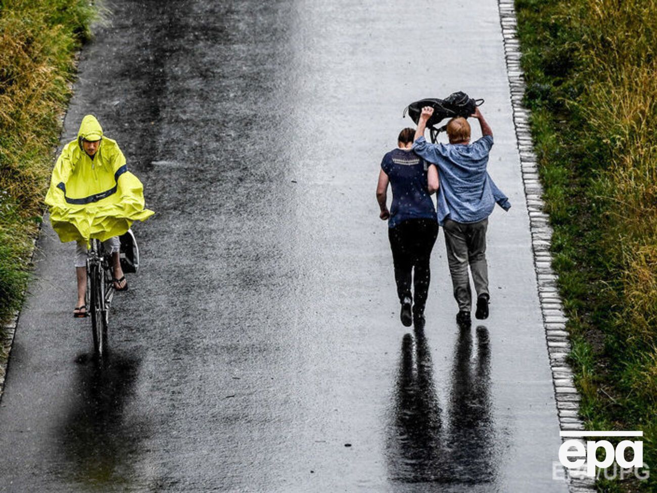 На більшій частині території країни очікують дощі