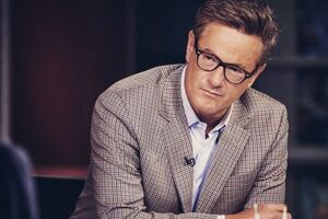 Скарборо заявил, что республиканцы упускают из виду расистские заявления президента и никак на них не реагируют