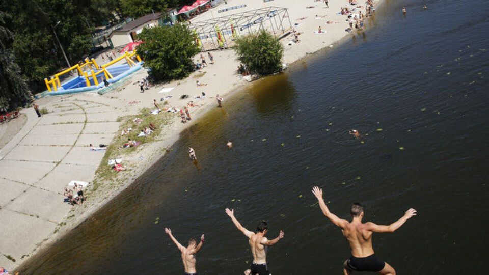 На выходных жара спадет