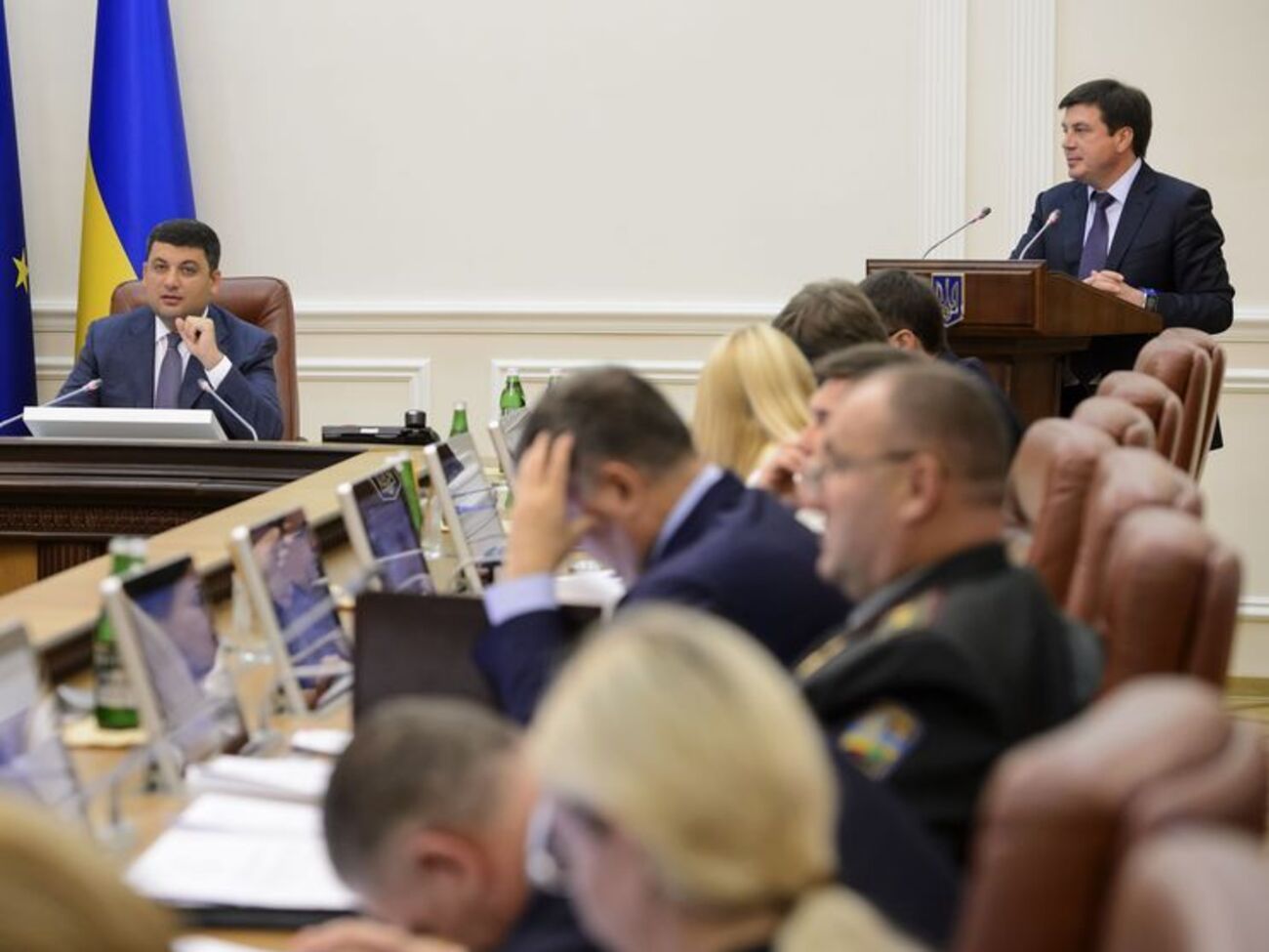 Гройсман отметил, что информация Зубко (на трибуне) опровергает опасения скептиков