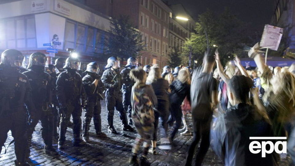 Всего в ходе беспорядков полиция задержала 465 человек