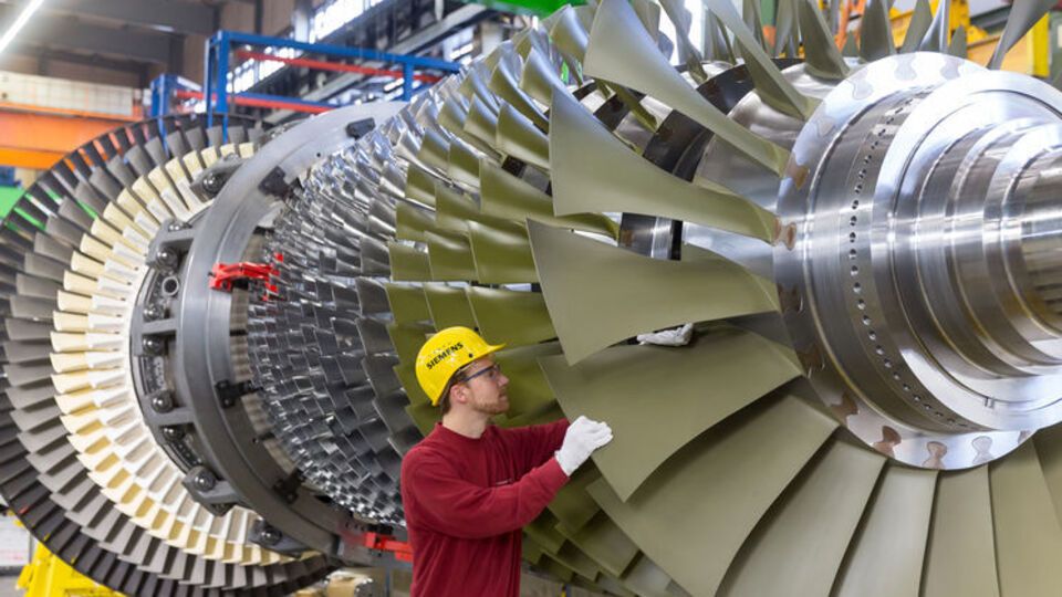 Раніше компанія Siemens заявила, що не постачала своїх турбін на півострів