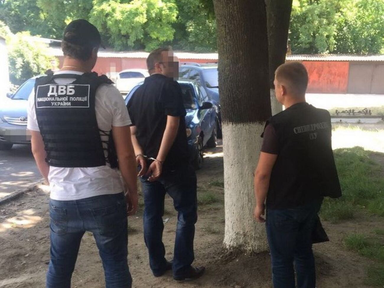 Поліцейських затримали під час отримання грошей