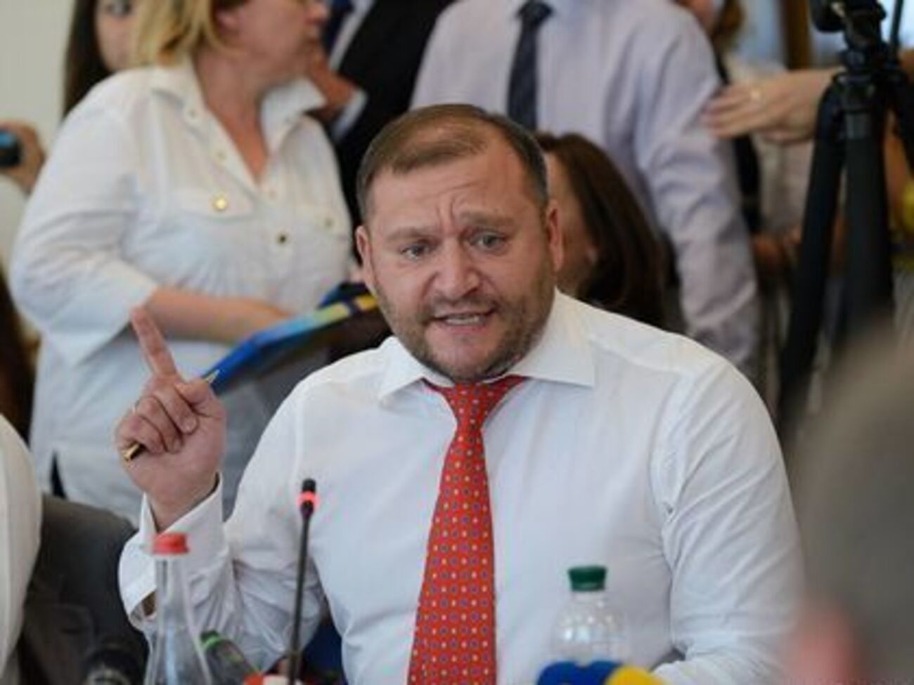 Добкин: Депутаты тоже чистят зубы по утрам, а сухари вы мне принесете