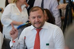 Добкін: Депутати теж чистять зуби вранці, а сухарі ви мені принесете