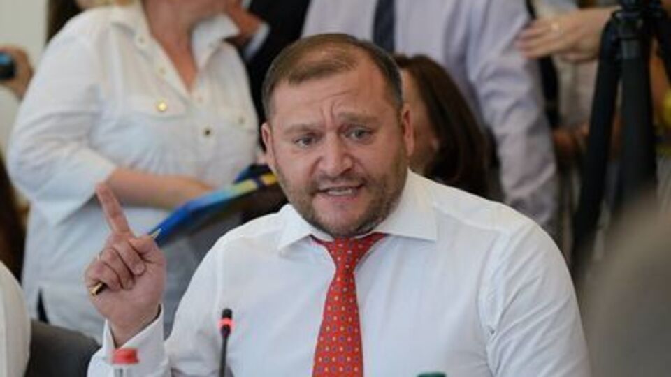 Добкін: Депутати теж чистять зуби вранці, а сухарі ви мені принесете