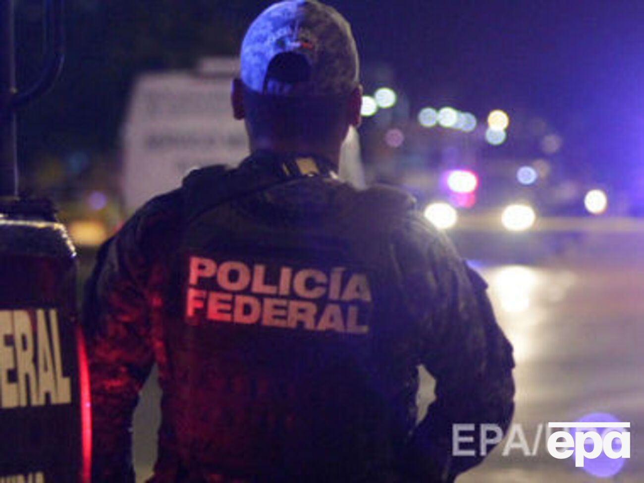 Полицейские скрылись с места преступления