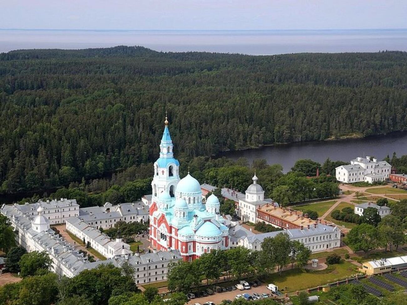 Путин 12 июля посетил Валаамский монастырь