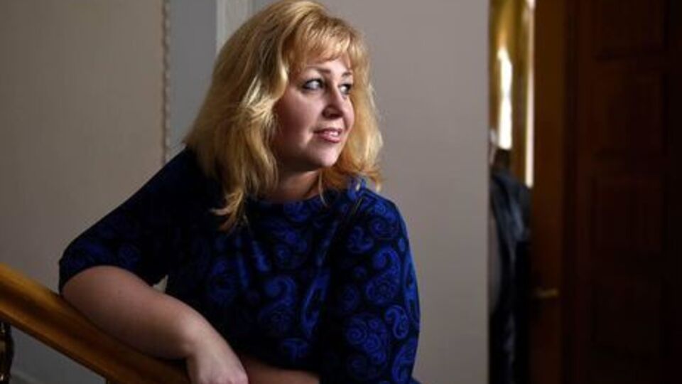 За словами Сарган, Розенблат не зміг вийти з будівлі парламенту, оскільки її було заблоковано протестувальниками