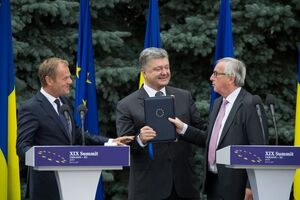 Туск, Порошенко та Юнкер не згадали про офіційну підсумкову заяву, яку вважають невід'ємною частиною самітів ЄС