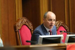 Парубий возмутился блокированием трибуны